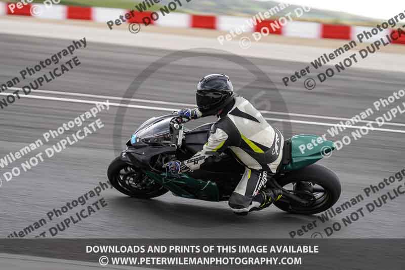 cadwell no limits trackday;cadwell park;cadwell park photographs;cadwell trackday photographs;enduro digital images;event digital images;eventdigitalimages;navarra;no limits trackdays;peter wileman photography;racing digital images;trackday digital images;trackday photos